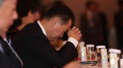 {配资杠杆}基金经理会区别对新老基金吗？